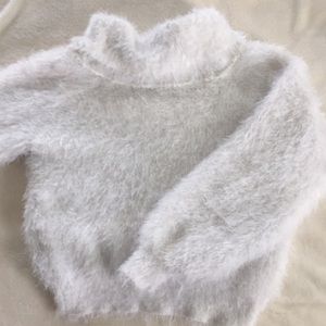 Fuzzy cropped sweater